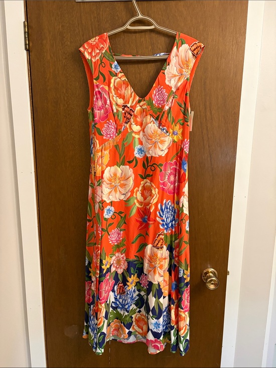 Anthropologie Dresses & Skirts - Anthropologie Orange Floral V-Neck Midi Dress
